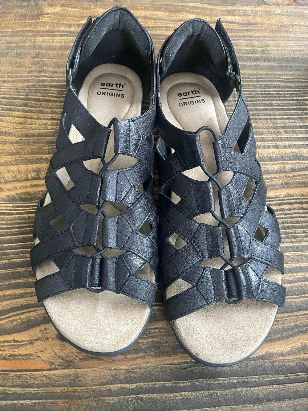 Earth Origins 10 Wide Women’s Black Belle Bridget Gladiator Sandals